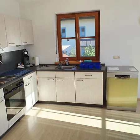 Apartment Ruhige Lage - Ust Ausweisbar - Netflix, Youtube Premium - Waschmaschinen, Waeschetrockner Otting (Traunstein)