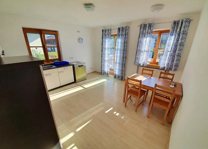 Apartment Ruhige Lage - Ust Ausweisbar - Netflix, Youtube Premium - Waschmaschinen, Wäschetrockner *