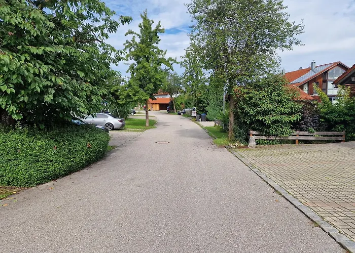 Ruhige Lage - Ust Ausweisbar - Netflix, Youtube Premium - Waschmaschinen, Wäschetrockner Apartment