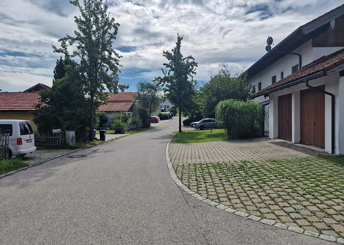 Ruhige Lage - Ust Ausweisbar - Netflix, Youtube Premium - Waschmaschinen, Wäschetrockner Apartment *